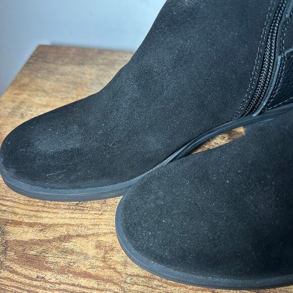 CLARKS Memi Buckle Black Suede Black Suede Bootie Womans size 8 - Picture 7 of 11